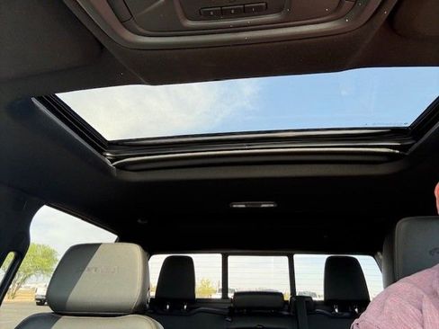 Used 2022 GMC Sierra 1500 AT4 w/ AT4 Premium Package image 19