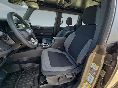 New 2025 Ford Bronco 4-Door image 4