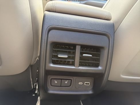 Used 2021 Cadillac XT4 Premium Luxury AWD/4WD image 25