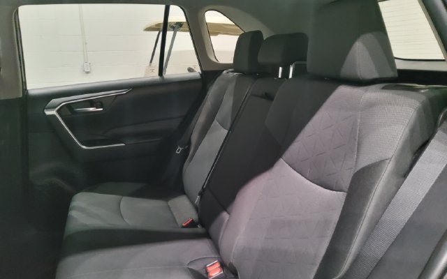 Used 2025 Toyota RAV4 XLE AWD/4WD image 27