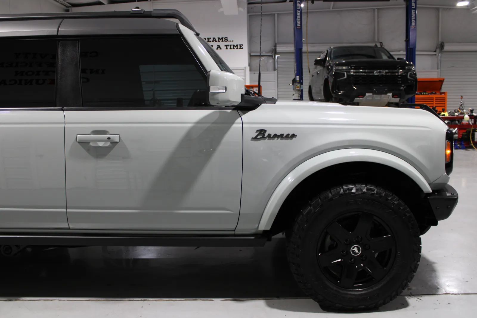 Used 2022 Ford Bronco Outer Banks AWD/4WD image 18