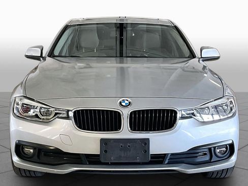 Used 2018 BMW 320i Sedan w/ Convenience Package RWD image 3