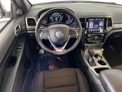 Used 2022 Jeep Grand Cherokee Laredo E w/ Security & Convenience Group image 21