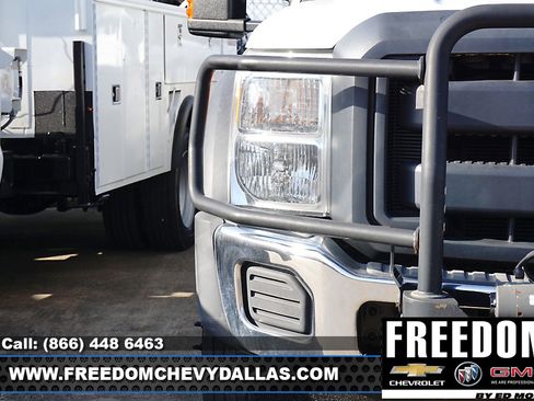 Used 2015 Ford F550 4x4 Regular Cab Super Duty image 5