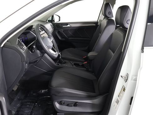 Used 2024 Volkswagen Tiguan SE FWD image 31