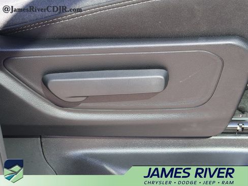 Used 2024 RAM 1500 Big Horn AWD/4WD image 10