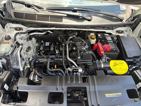 Used 2025 Nissan Kicks SR AWD/4WD image 25