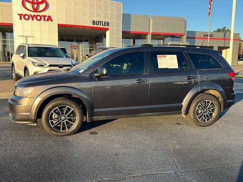 Used 2018 Dodge Journey SE w/ Blacktop Package image 3