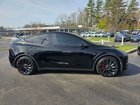 Used 2024 Tesla Model Y Performance image 7