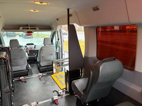 Used 2017 Ford Transit 350 XL image 36