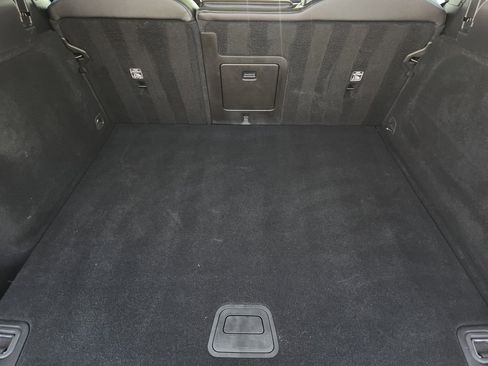 Used 2018 Volvo XC60 T6 Momentum w/ Advanced Package image 33