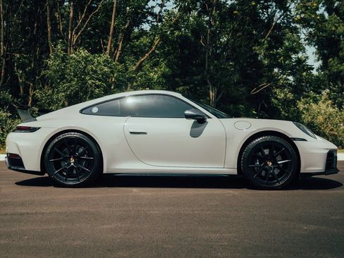 Used 2026 Porsche 911 Carrera T RWD image 14