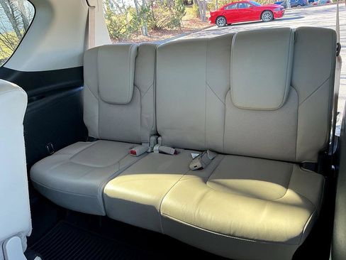 Used 2017 Nissan Armada Platinum w/ Interior Lighting Package image 27