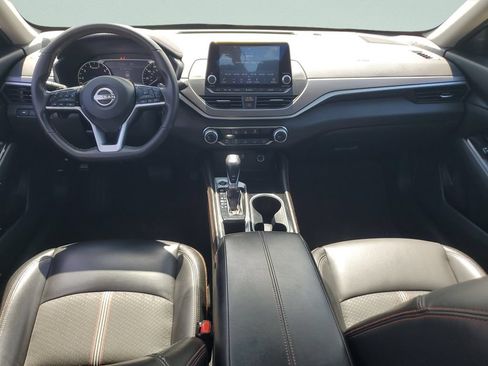 Used 2024 Nissan Altima 2.5 SR FWD image 11