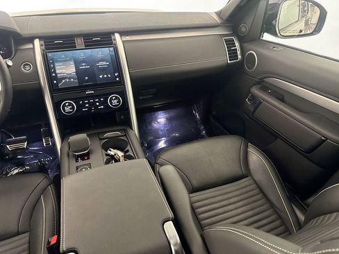 Certified 2024 Land Rover Discovery Dynamic SE AWD/4WD image 23