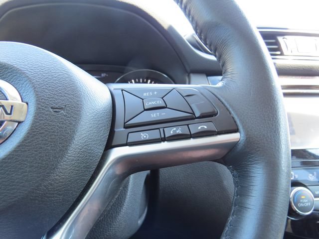 Used 2017 Nissan Rogue SL w/ SL Premium Package FWD image 13