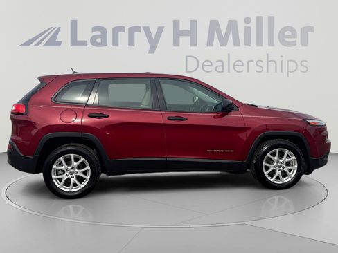 Used 2015 Jeep Cherokee Sport FWD image 6