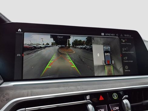 Used 2023 BMW X5 xDrive40i w/ Premium Package image 11