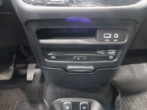 Used 2018 Chrysler Pacifica Touring-L Plus w/ Advanced Safetytec Group FWD image 30