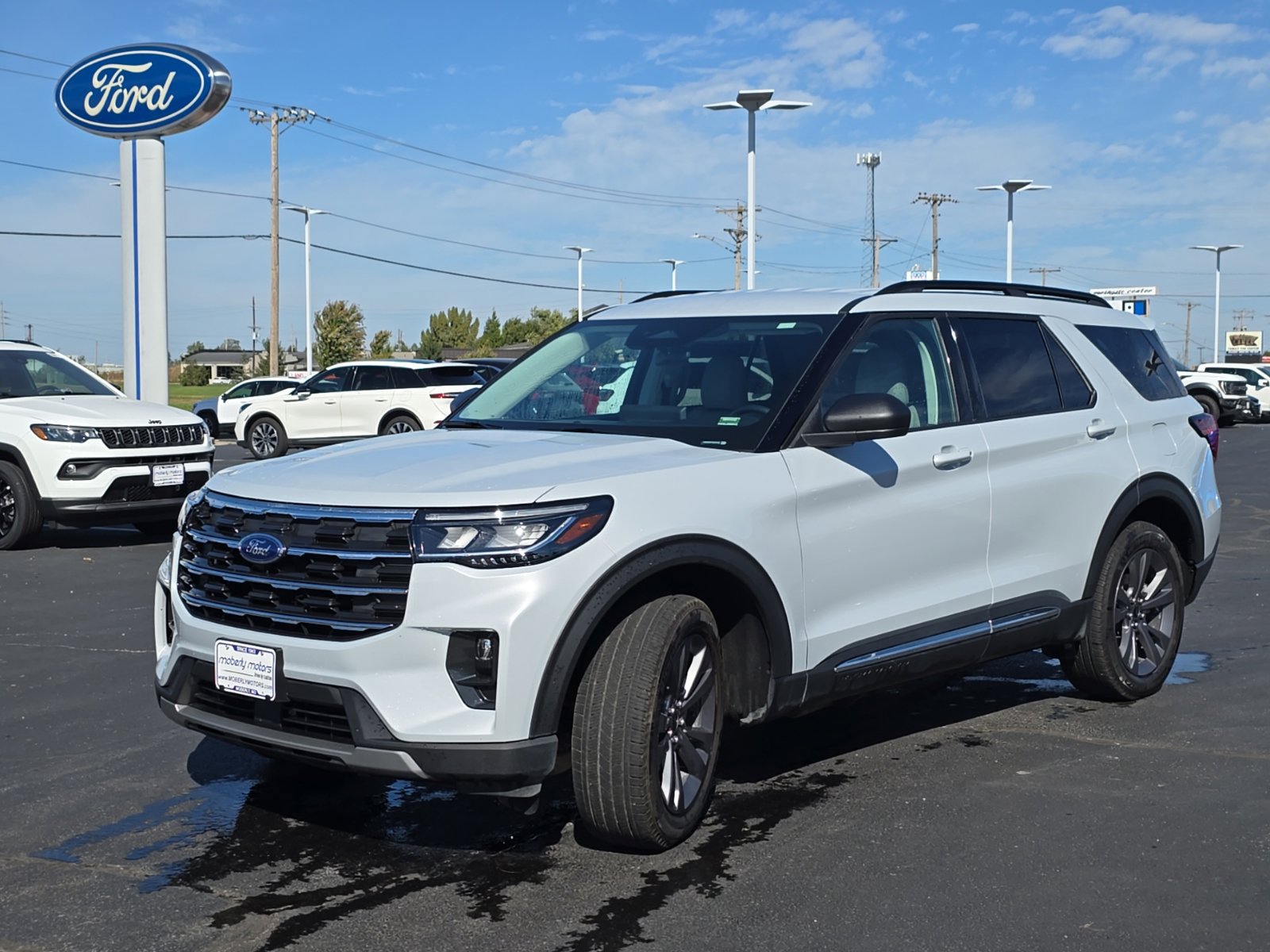 Used 2025 Ford Explorer Active w/ Active Comfort Package AWD/4WD image 54