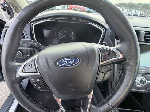 Used 2020 Ford Fusion Titanium image 13