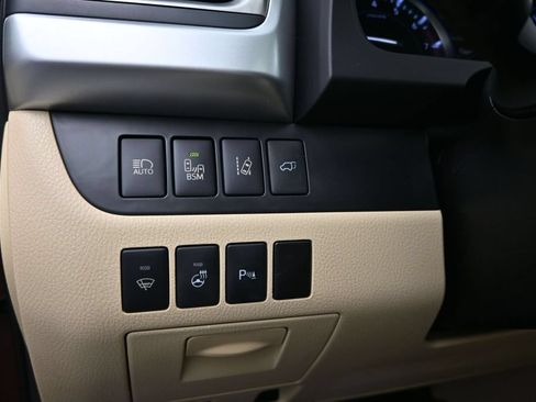 Used 2014 Toyota Highlander Limited Platinum AWD/4WD image 8