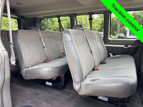 Used 2020 Chevrolet Express 2500 LT w/ LT Preferred Equipment Group RWD image 23