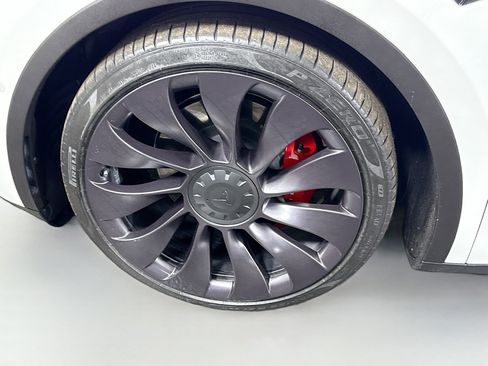 Used 2021 Tesla Model Y Performance image 37