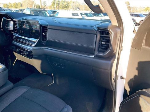 Used 2024 Chevrolet Silverado 2500 LT image 12