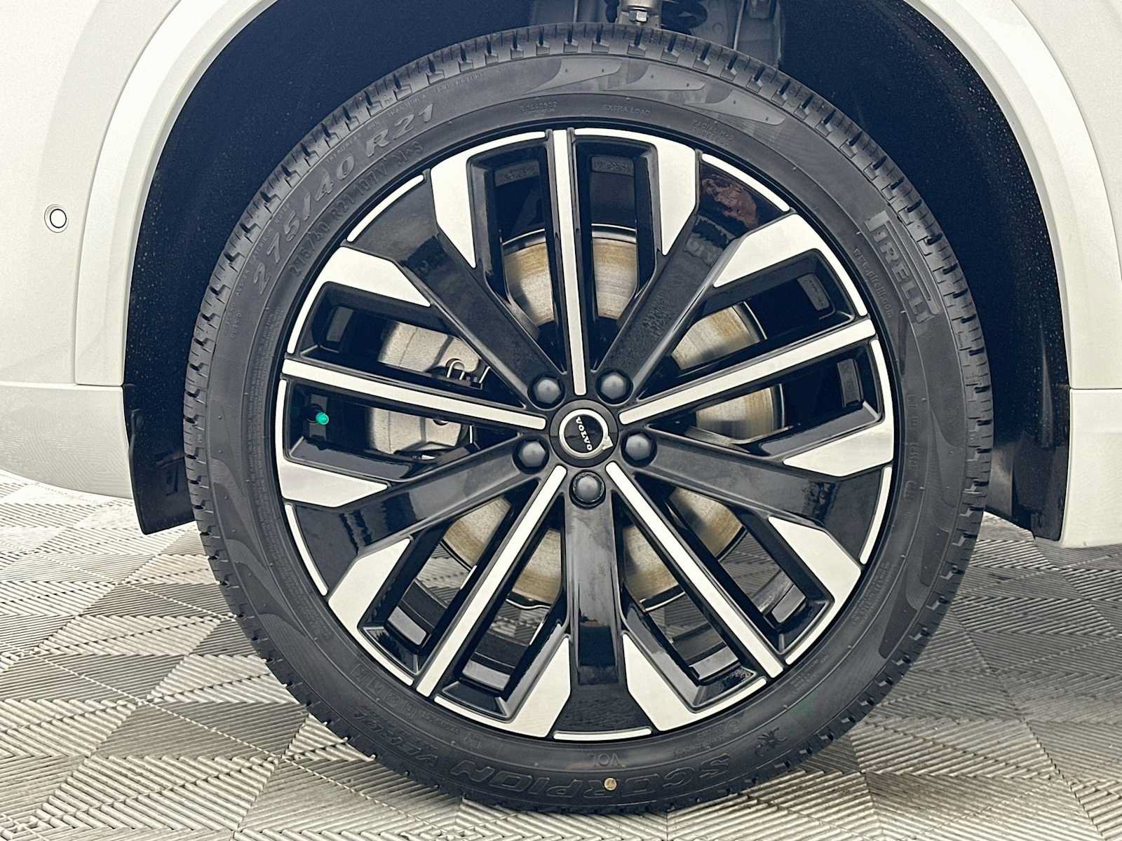 New 2026 Volvo XC90 T8 Plus w/ Protection Package Premier AWD/4WD image 30