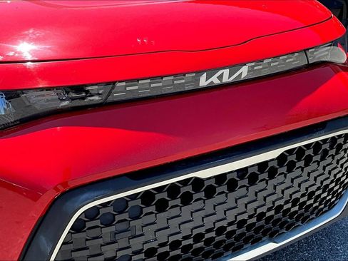 Used 2023 Kia Soul LX w/ LX Technology Package FWD image 30