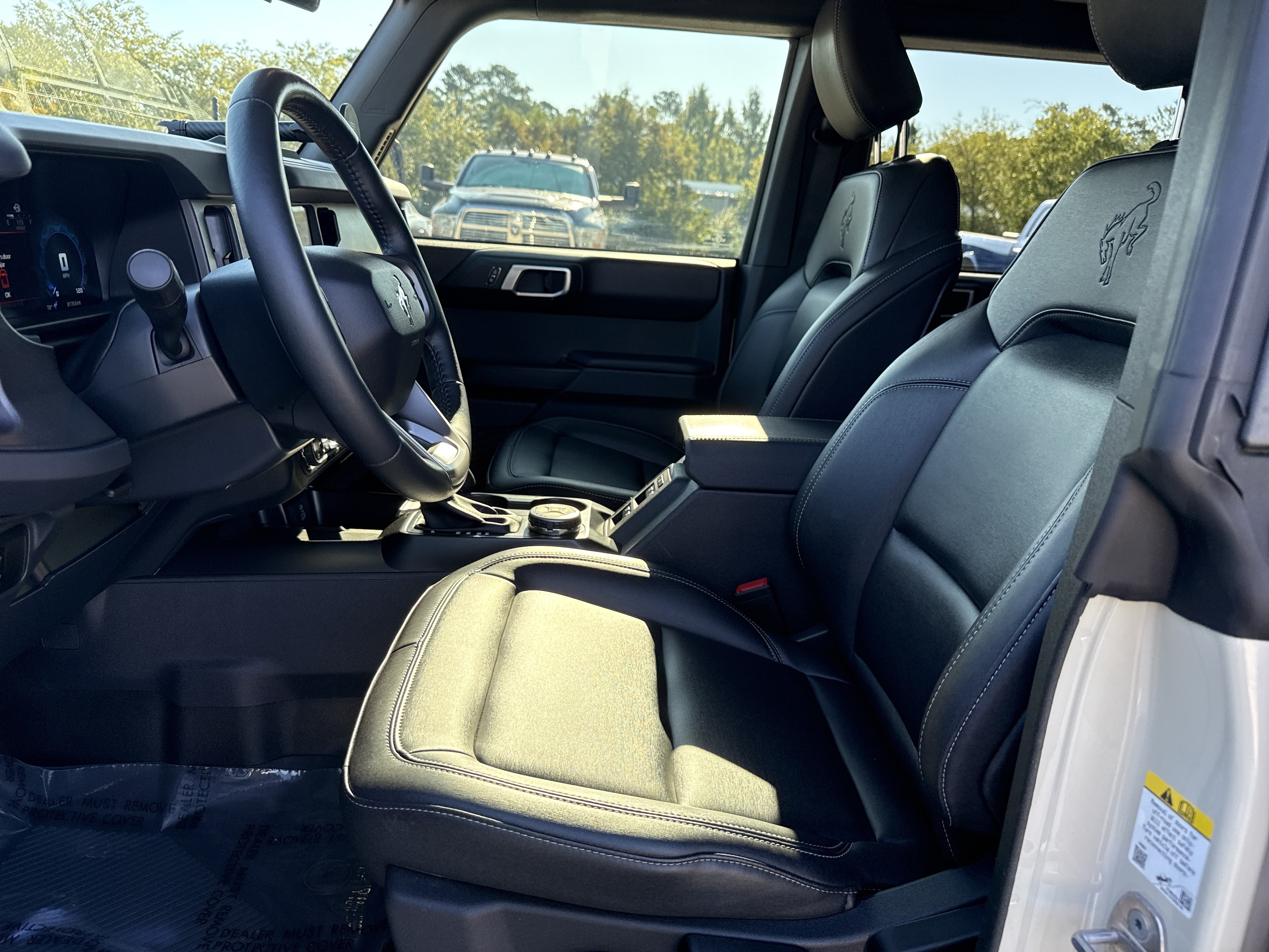 Used 2025 Ford Bronco Badlands AWD/4WD image 17