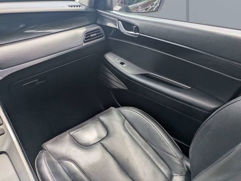 Used 2021 Hyundai Palisade Limited FWD image 18