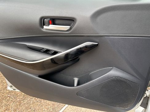 Used 2019 Toyota Corolla XSE image 13