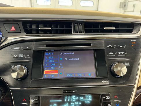 Used 2014 Toyota Avalon XLE Touring FWD image 32