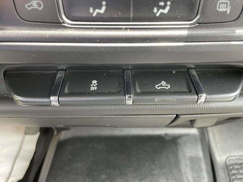 Used 2015 GMC Sierra 2500 2WD Double Cab w/ Sierra Convenience Package image 21