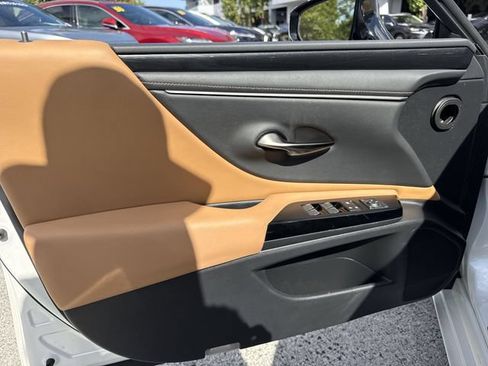 Certified 2023 Lexus ES 350 w/ Accessory Package (Z2) FWD image 13