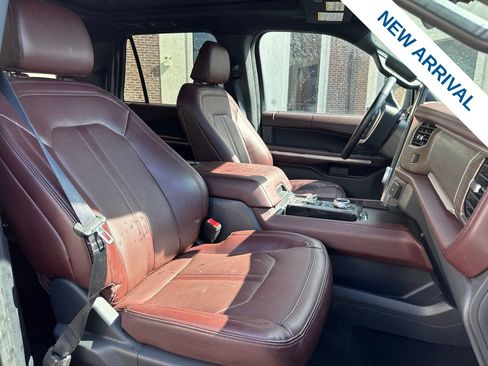 Used 2024 Ford Expedition Limited AWD/4WD image 9
