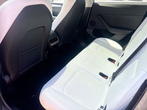 Used 2025 Tesla Model Y Long Range RWD image 24