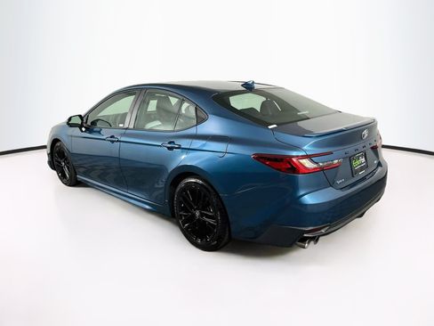 Used 2025 Toyota Camry SE FWD image 5