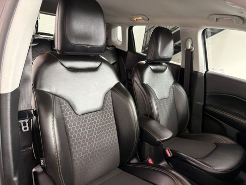 Used 2020 Jeep Compass Latitude w/ Popular Equipment Group FWD image 26