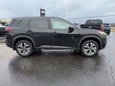 Used 2023 Nissan Rogue SV image 8