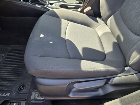 Used 2020 Toyota Corolla LE image 16