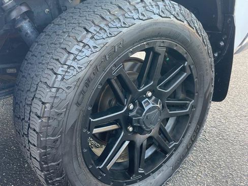 Used 2014 Toyota Tundra SR5 image 3