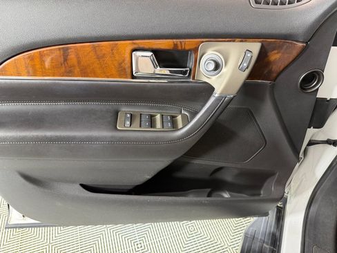 Used 2013 Lincoln MKX AWD image 11