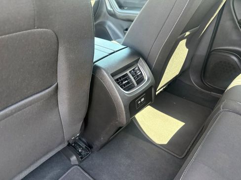 Used 2025 Chevrolet Blazer LT FWD image 24