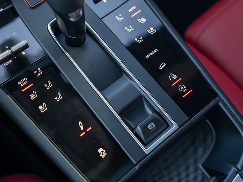 New 2026 Porsche Macan Turbo AWD/4WD image 20