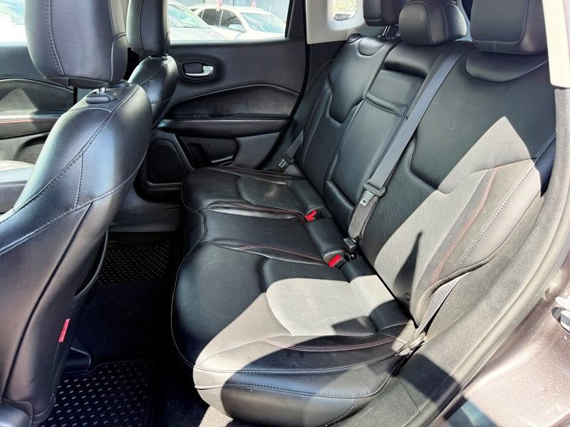Used 2018 Jeep Compass Trailhawk w/ Leather Interior Group AWD/4WD image 14