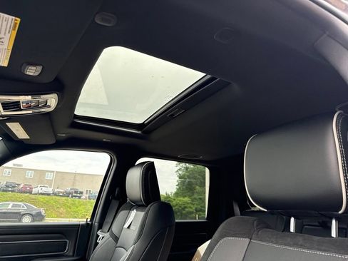 New 2026 RAM 2500 Laramie AWD/4WD image 16
