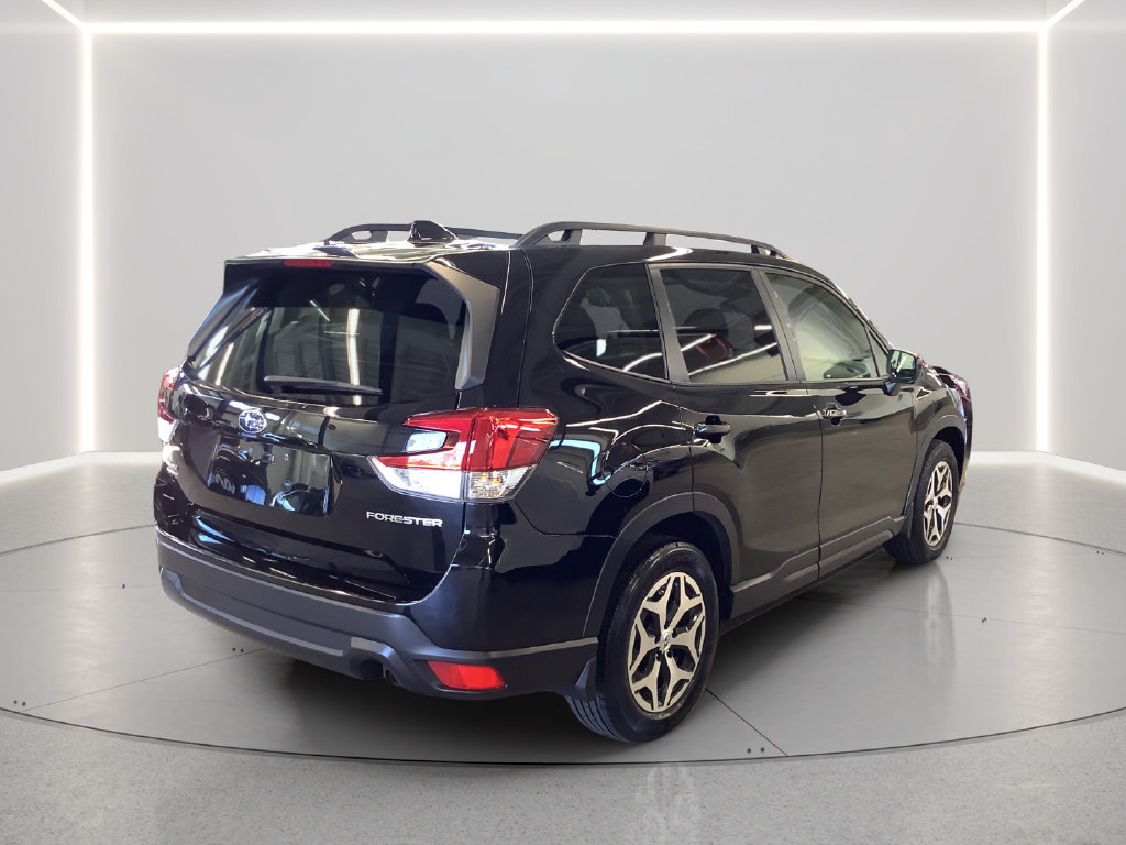 Certified 2023 Subaru Forester Premium AWD/4WD image 6